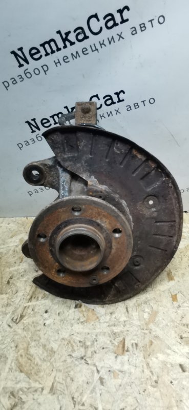 Кулак поворотный Mercedes VIANO 2011 639 рест