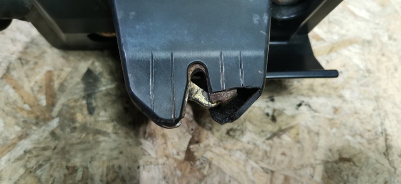 Замок багажника Mercedes W210 Рест 2000 Седан