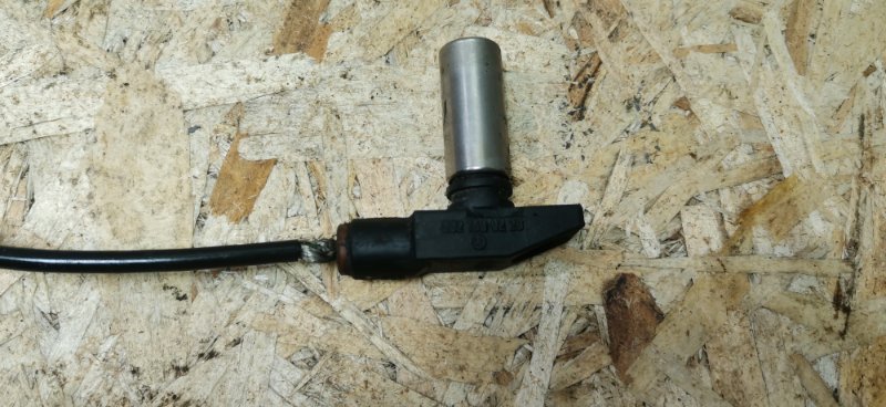 Датчик коленвала Mercedes W124 1989 E260