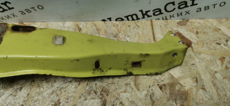 Рамка радиатора Mercedes w123 1980 Седан