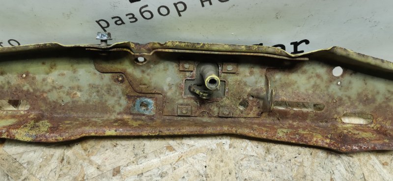 Рамка радиатора Mercedes w123 1980 Седан