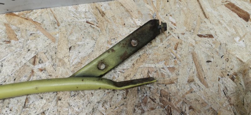 Распорка телевизора Mercedes w123 1980 Седан