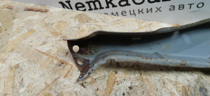 Рамка радиатора Mercedes w123 1980 Седан