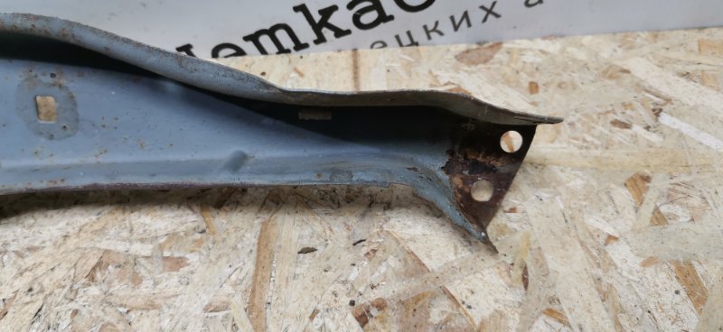 Рамка радиатора Mercedes w123 1980 Седан