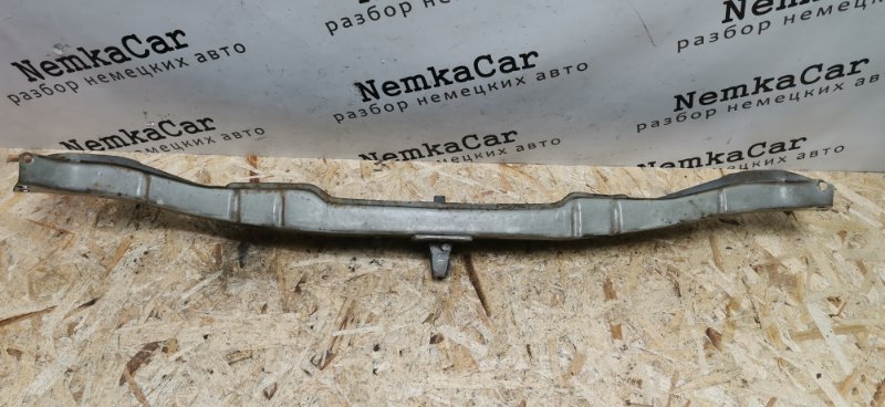 Рамка радиатора Mercedes w123 1980 Седан