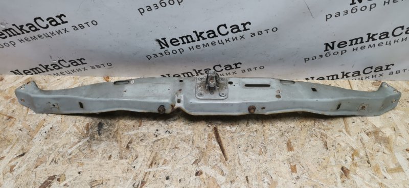 Рамка радиатора Mercedes w123 1980 Седан