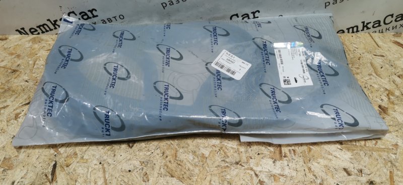 Уплотнитель двери Mercedes W123