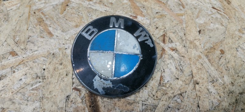 Эмблема на капот BMW 5-Series 1996 E39