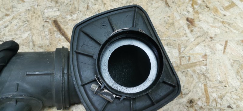 Патрубок воздушного фильтра Mercedes VIANO 2011 639 рест