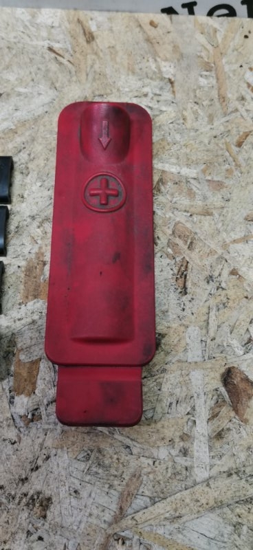 Крышка плюсовой клеммы Mercedes VIANO 2011 639 рест