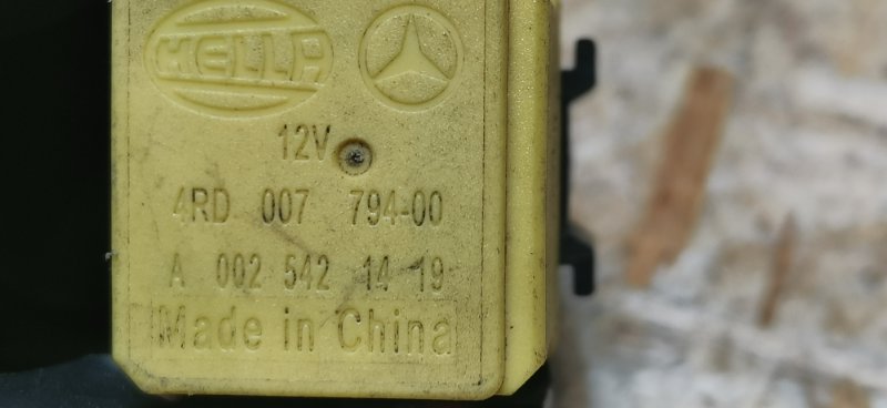 Реле Mercedes VIANO 2011 639 рест