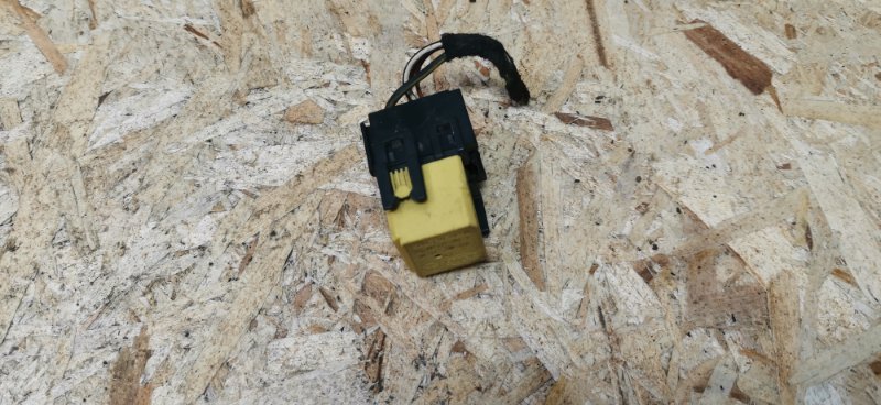 Реле Mercedes VIANO 2011 639 рест