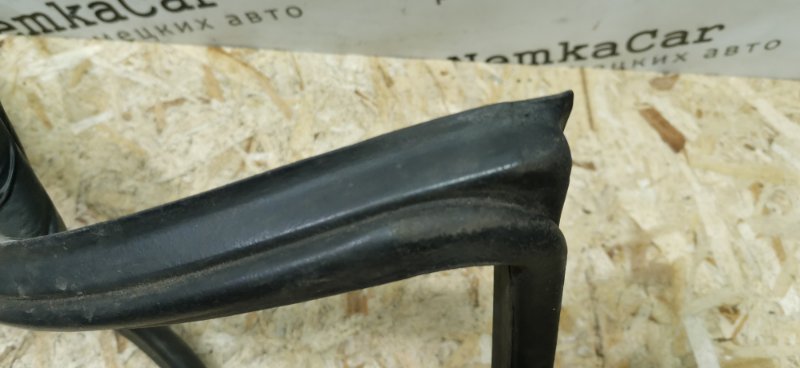 Уплотнитель двери Mercedes W124 1993 E320