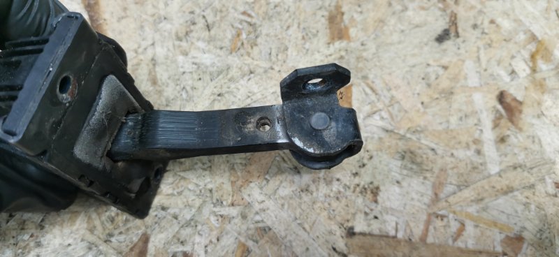 Ограничитель двери Mercedes VIANO 2011 639 рест