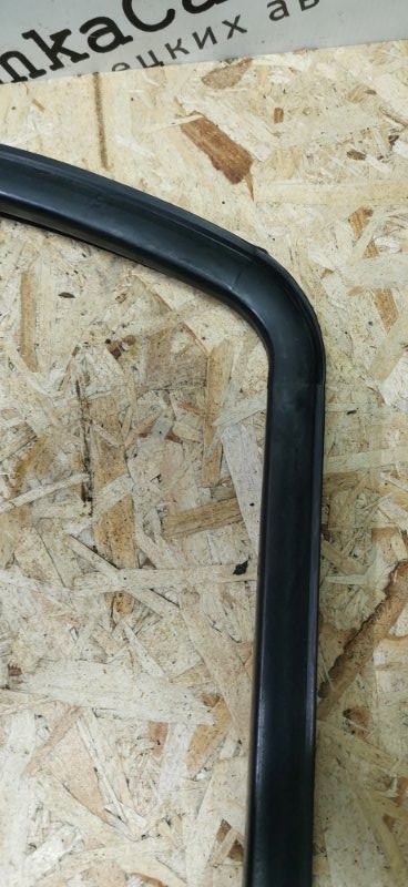 Уплотнитель стекла Mercedes VIANO 2011 639 рест