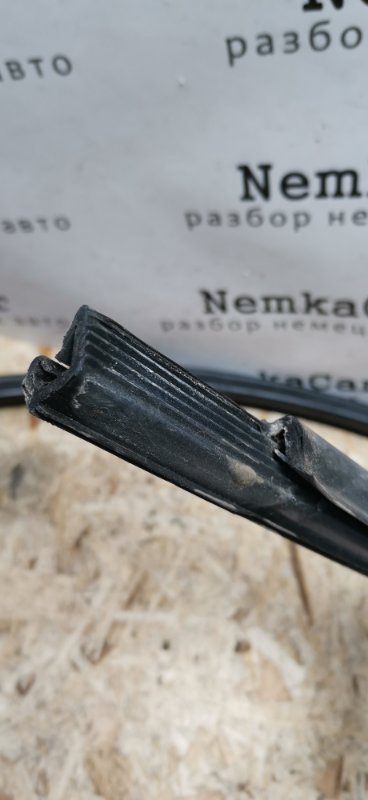 Уплотнитель стекла Mercedes VIANO 2011 639 рест