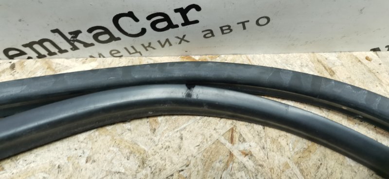 Уплотнитель стекла двери Mercedes VIANO 2011 639 рест