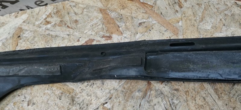 Уплотнитель двери Mercedes VIANO 2011 639 рест