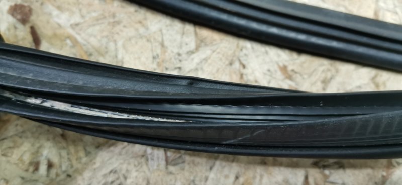 Уплотнитель двери Mercedes VIANO 2011 639 рест