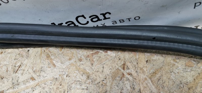 Уплотнитель двери Mercedes VIANO 2011 639 рест