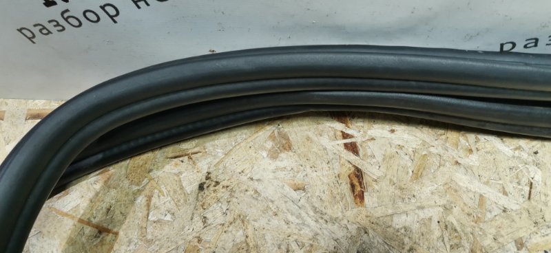 Уплотнитель двери Mercedes VIANO 2011 639 рест