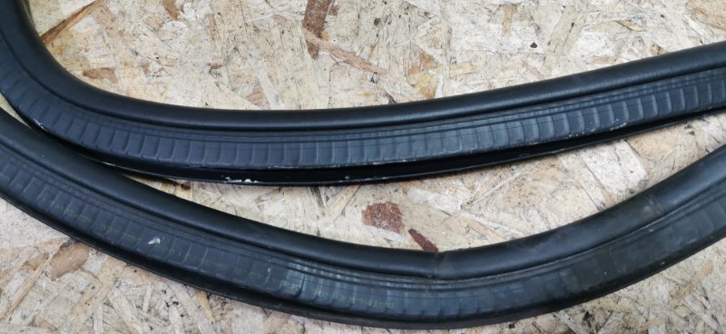 Уплотнитель двери Mercedes VIANO 2011 639 рест