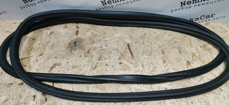 Уплотнитель двери Mercedes VIANO 2011 639 рест