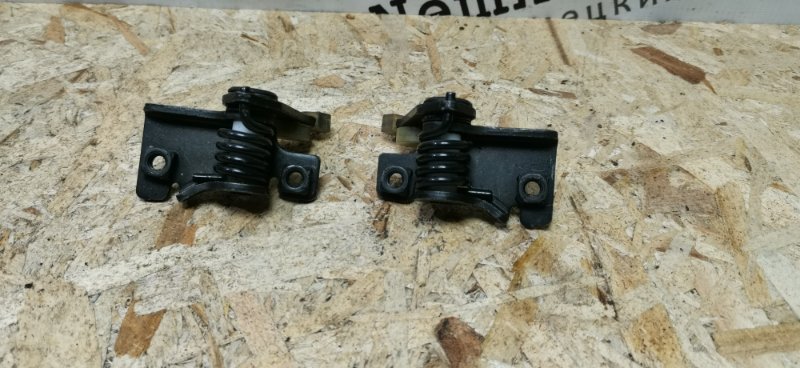 Ограничитель сдвижной двери Mercedes VIANO 2011 639 рест