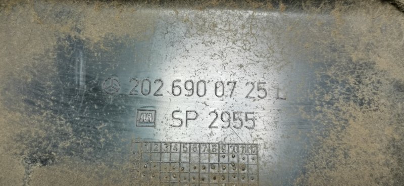 Накладка центральной стойки Mercedes C180 1996 W202