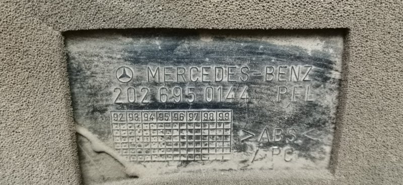 Обшивка стойки Mercedes C180 1996 W202