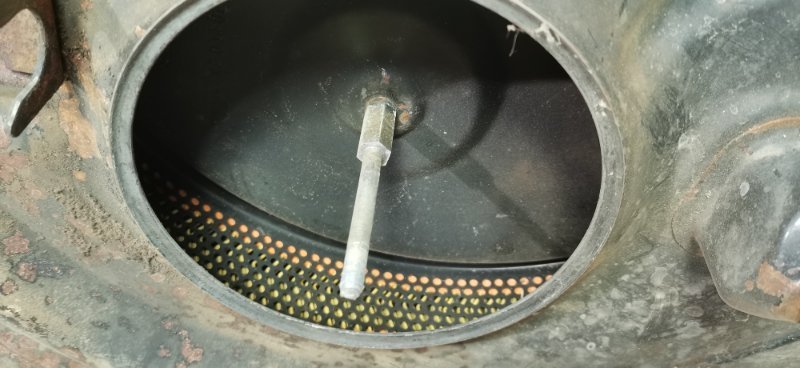 Корпус воздушного фильтра Mercedes w123 1980 Седан