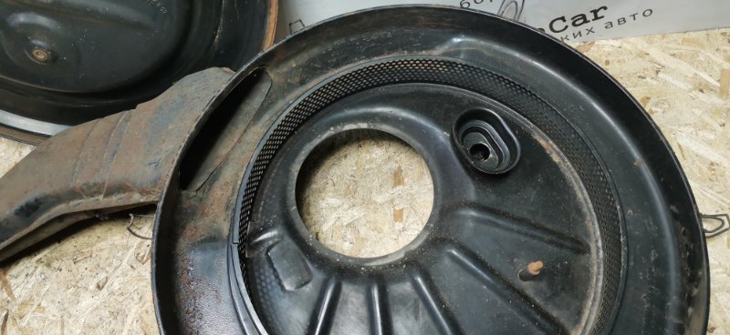 Корпус воздушного фильтра Mercedes w123 1980 Седан