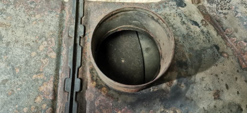 Корпус воздушного фильтра Mercedes w123 1980 Седан