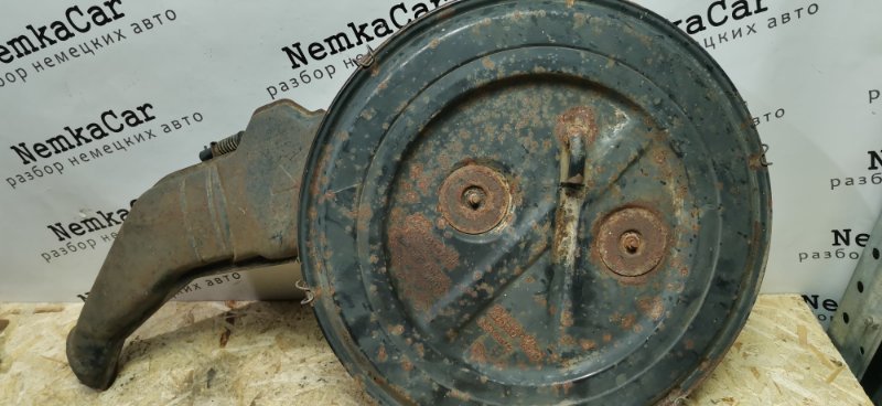 Корпус воздушного фильтра Mercedes w123 1980 Седан