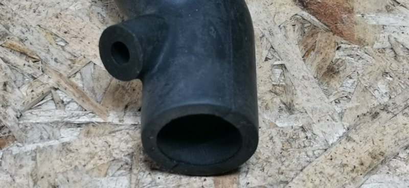 Трубка вентиляции Mercedes-Benz S-Class W126