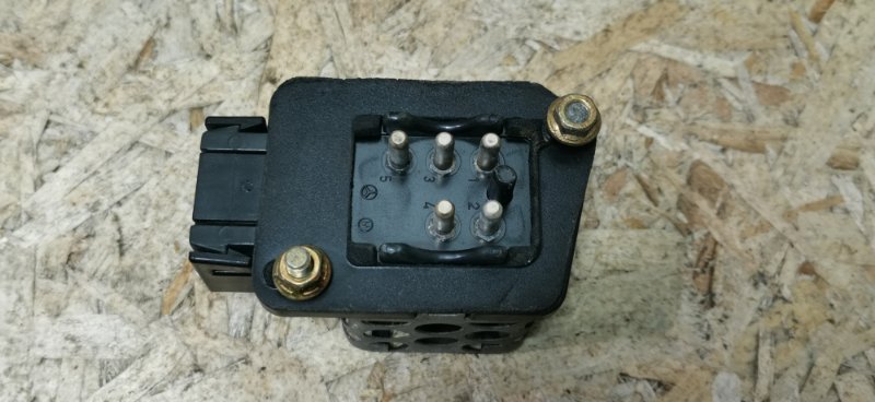 Резистор печки Mercedes W124 1989 E260