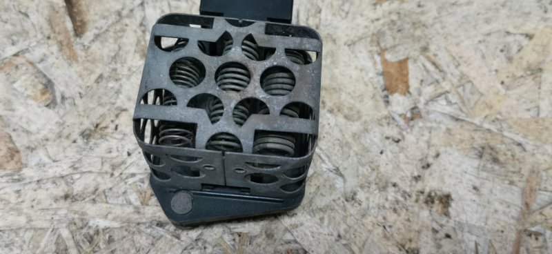 Резистор печки Mercedes W124 1989 E260