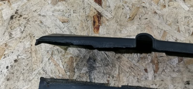 Короб бронепроводов Mercedes W124 1989 E260