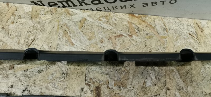 Короб бронепроводов Mercedes W124 1989 E260