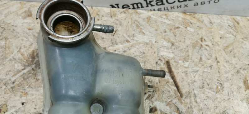 Бачок расширительный Mercedes W124 1989 E260