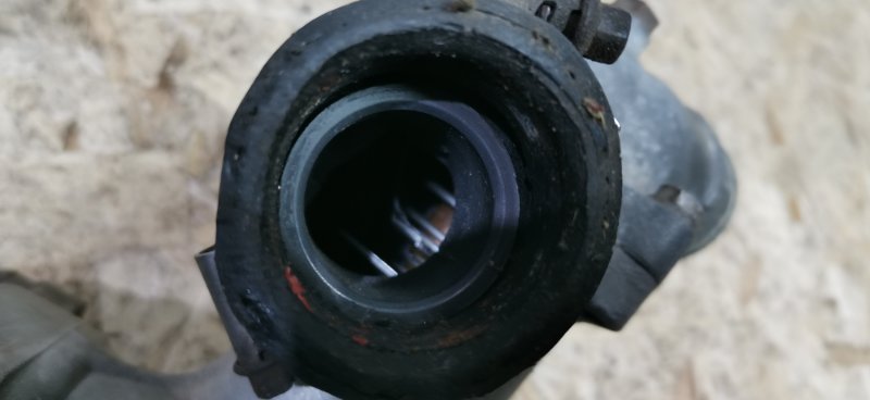 Помпа Mercedes W124 1989 E260