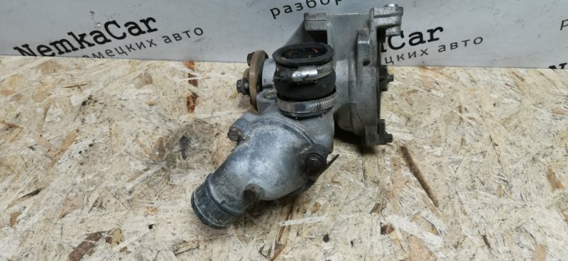 Помпа Mercedes W124 1989 E260