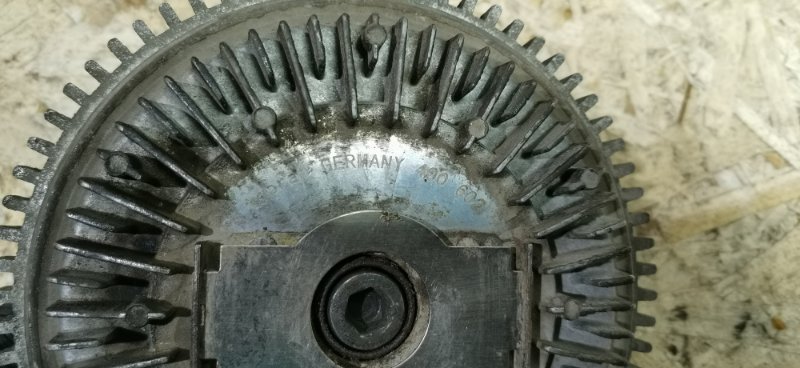 Вискомуфта Mercedes W124 1989 E260