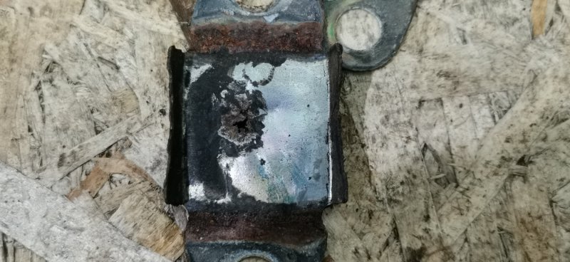 Крепление стабилизатора Mercedes w123 1980 Седан