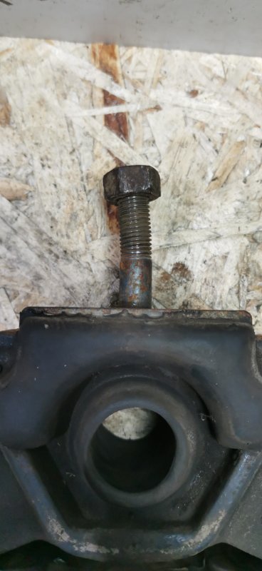 Подушка двигателя ПАРА Mercedes T1 209D
