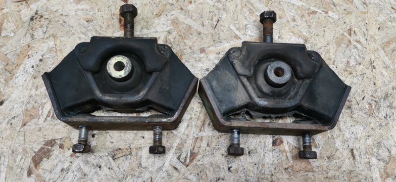 Подушка двигателя ПАРА Mercedes T1 209D