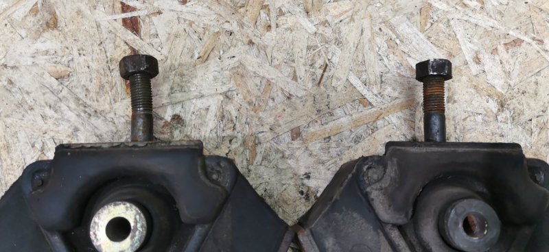 Подушка двигателя ПАРА Mercedes T1 209D