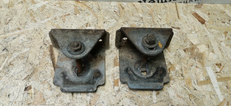 Кронштейн опоры двигателя Mercedes T1 209D