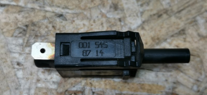 Концевик двери Mercedes W124 1993 E320