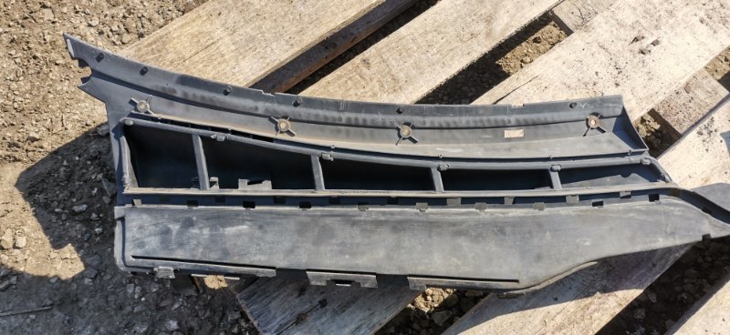 Водосток под жабо Mercedes W202 1996 C180